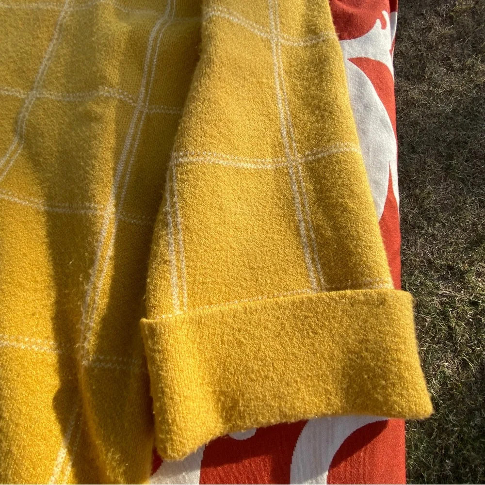 Tahari Yellow Checkered Sweatshirt size small top - Picture 6 of 10